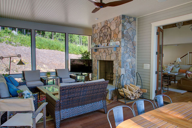 Farmhouse Feel dining area