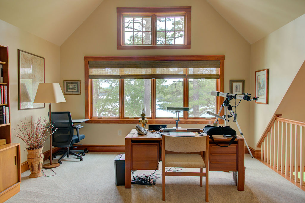 Lakeside Cabin bedroom